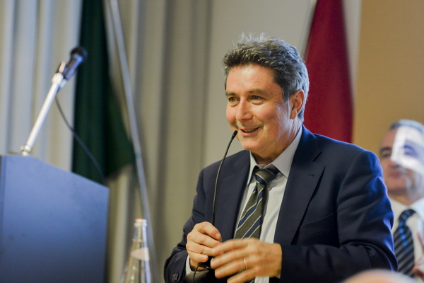 3.10.2013 Interviene Leonio Callioni, Assessore Politiche Sociali Bergamo